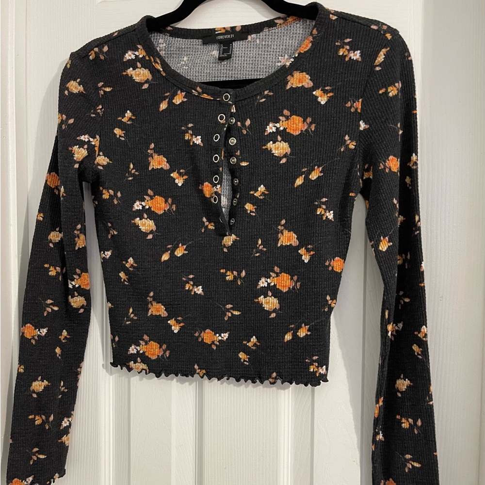 Forever 21 Long Sleeve Crop top size Medium.